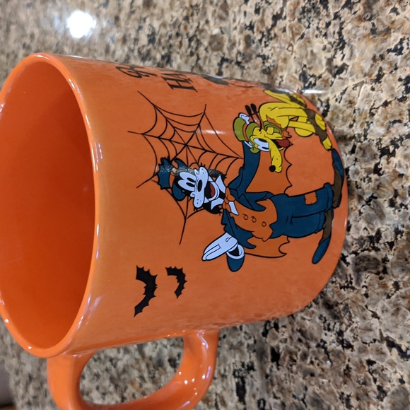 Disney Mickey Minnie Goofy Donald Daisy Pluto Happy Halloween Coffee Mug 20 oz. - Picture 4 of 5
